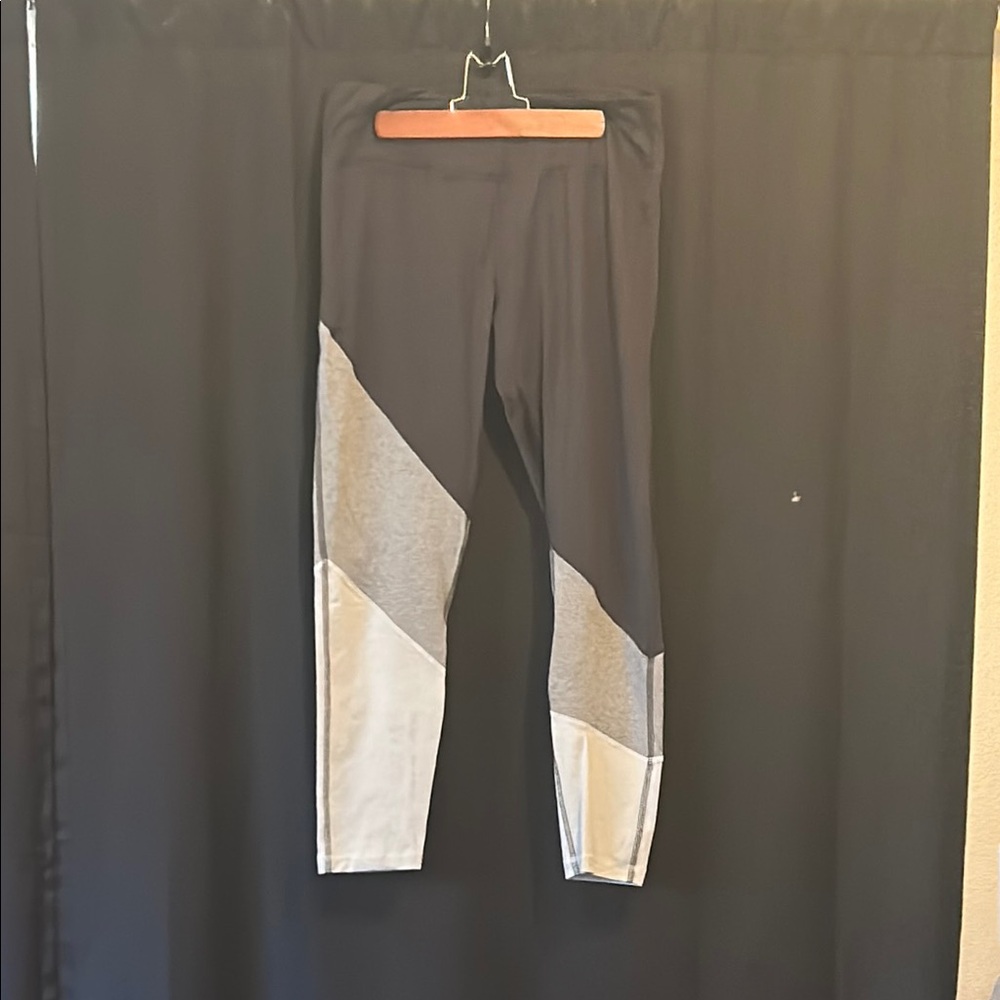 Avia Black and Gray Leggings